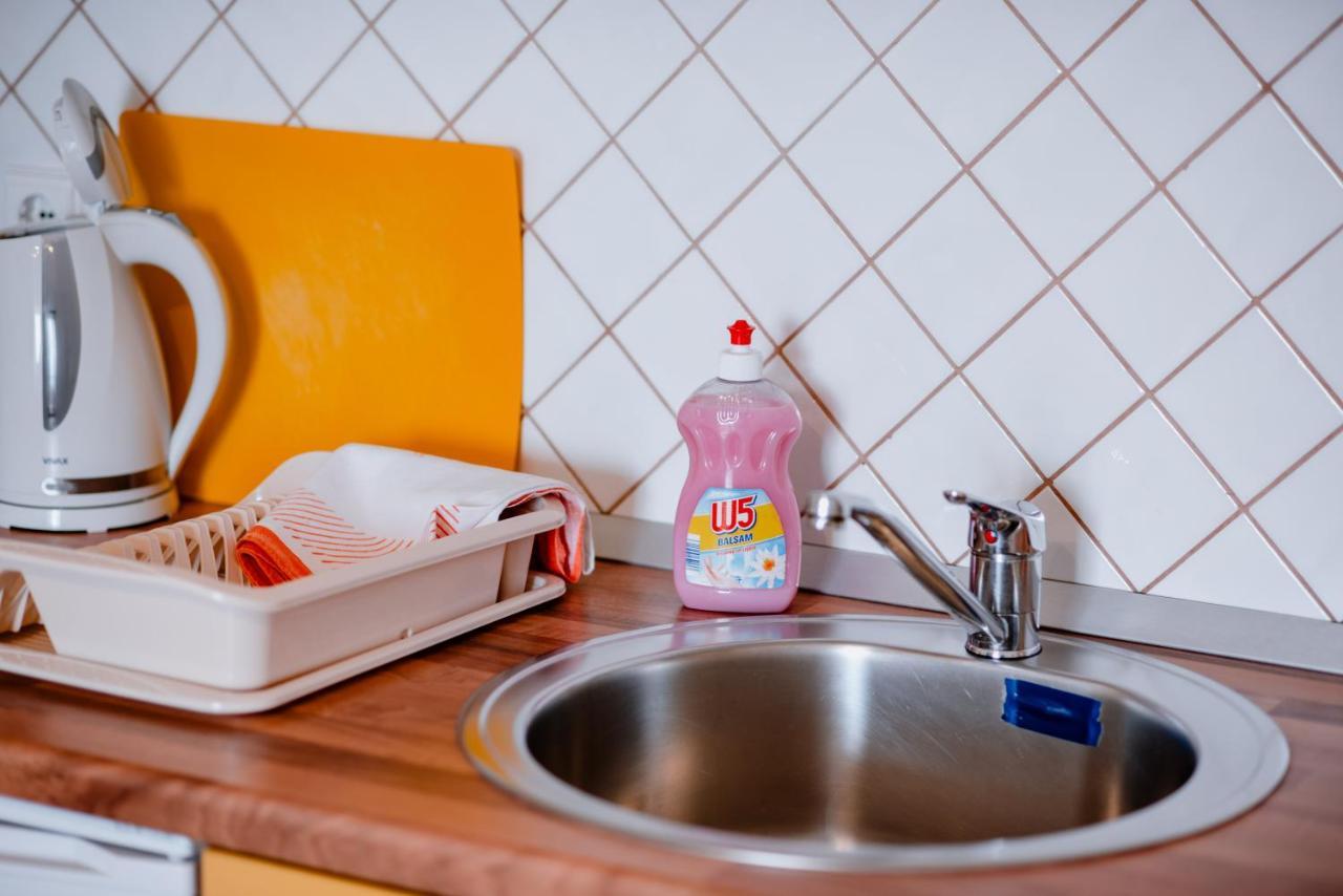Apartmens Leona Karlobag Kültér fotó