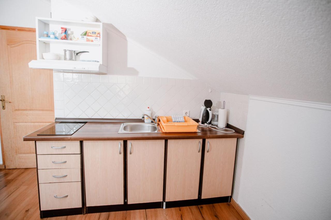 Apartmens Leona Apartman Karlobag Kültér fotó