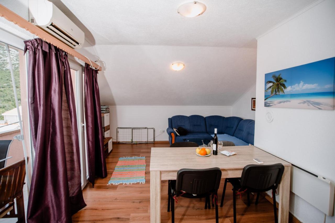 Apartmens Leona Karlobag Kültér fotó