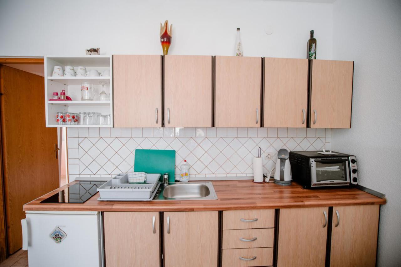 Apartmens Leona Apartman Karlobag Kültér fotó