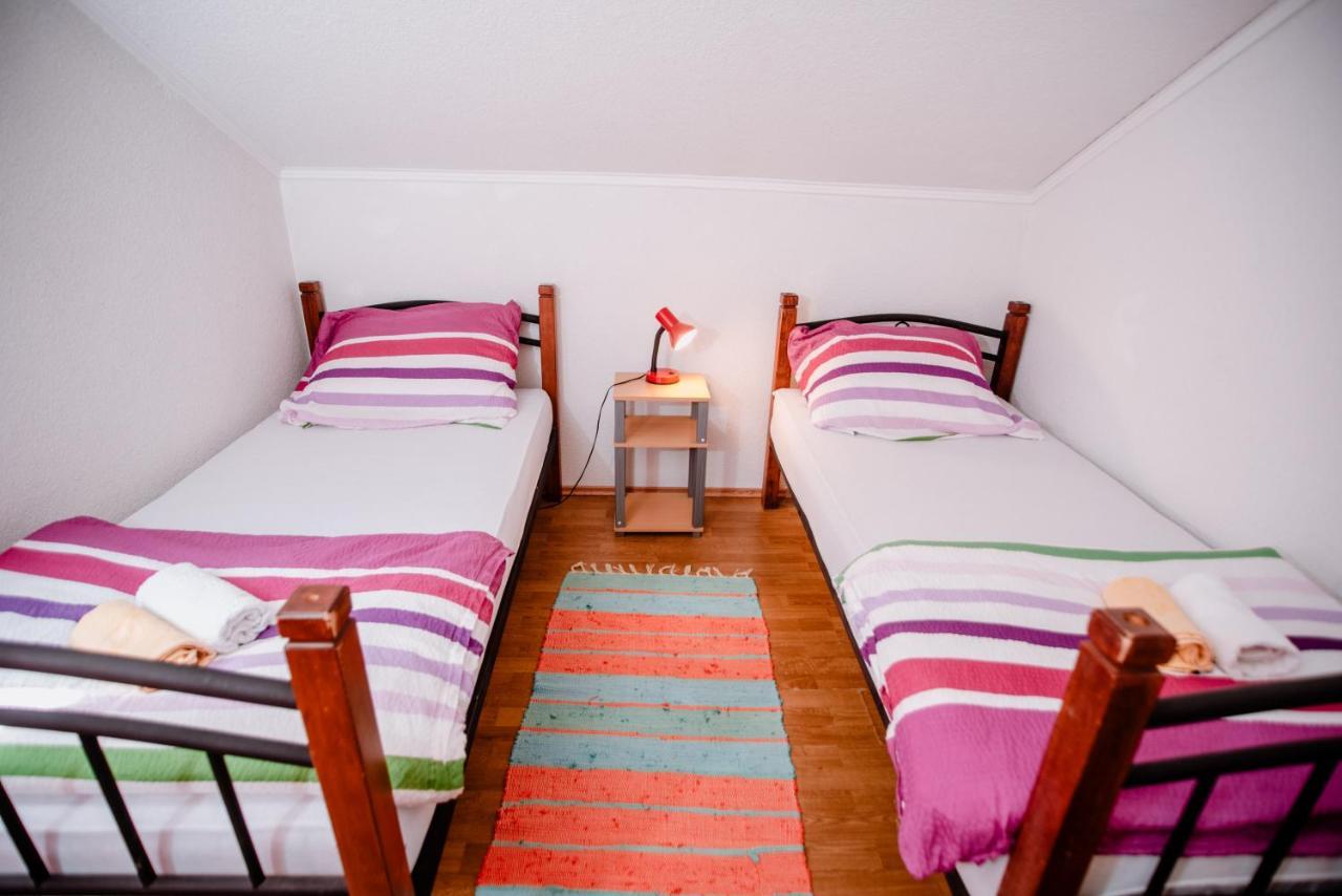 Apartmens Leona Karlobag Kültér fotó